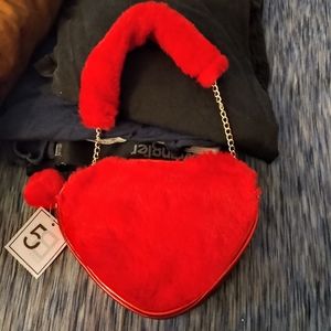Lil vday purse shaped like a heart